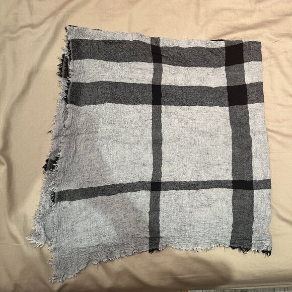 Burberry Wool Square Scarf Light Gray and Dark Gray MSRP $490 - Picture 3 of 3